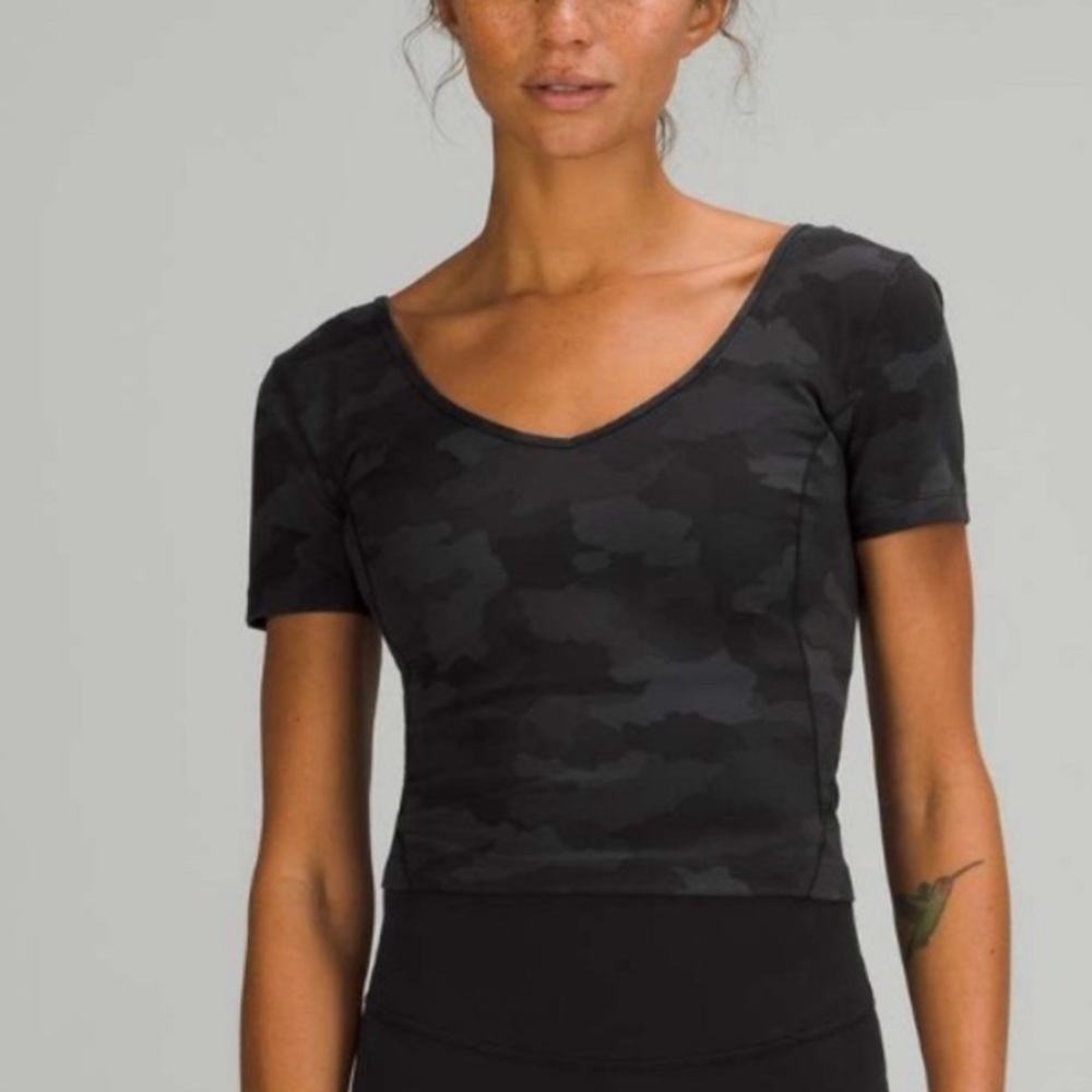 Lululemon Align Camo Short Sleeve Crop Top Size 4